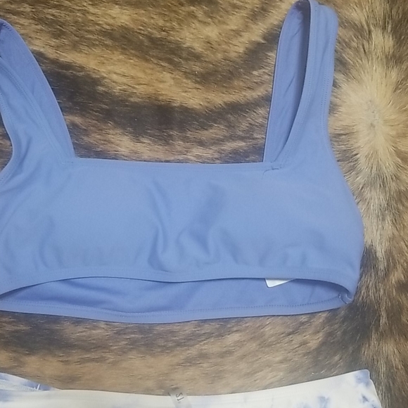 Bikini - Picture 4 of 4